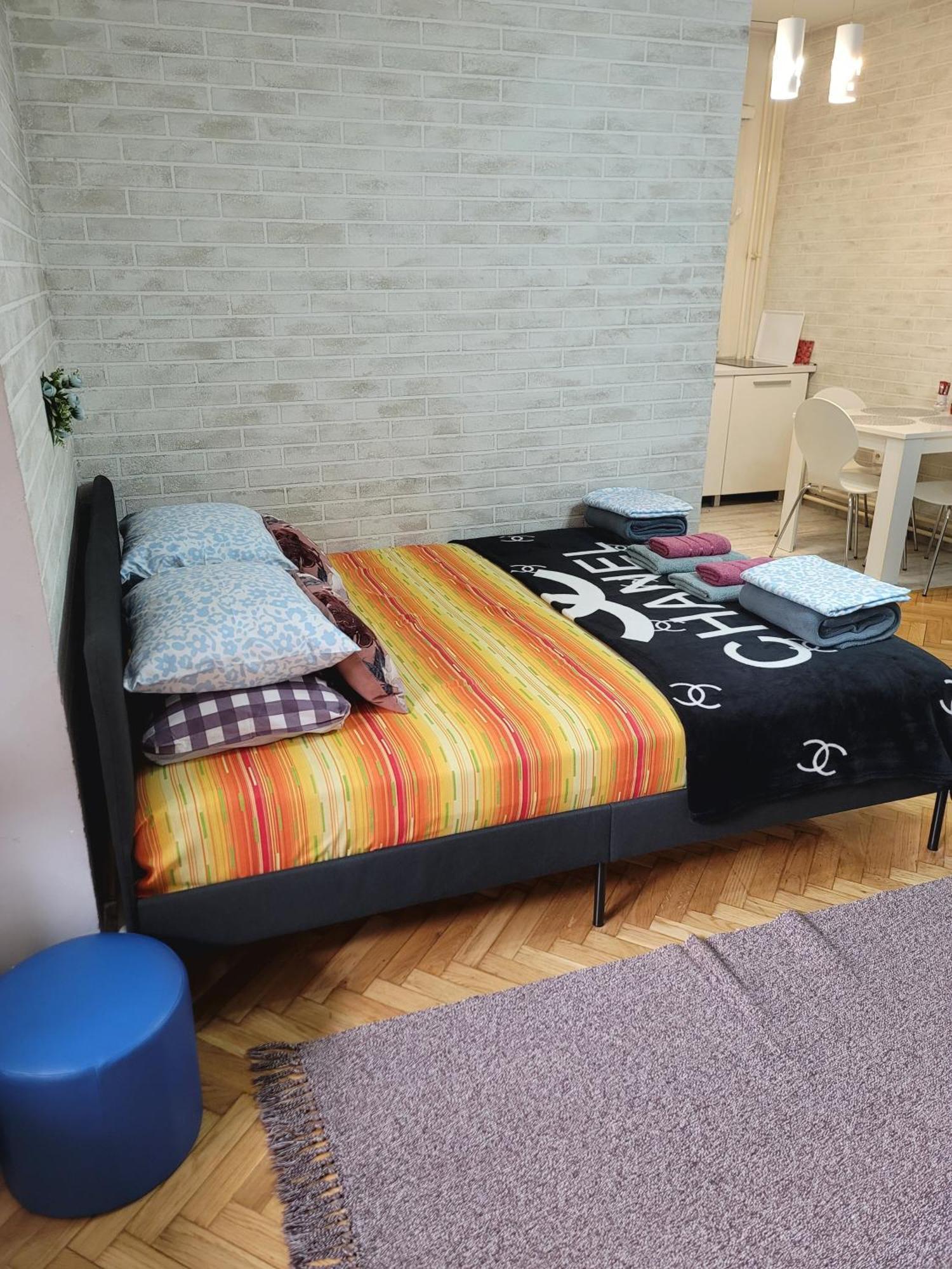 Apartman "Garden" Novi Sad Luaran gambar