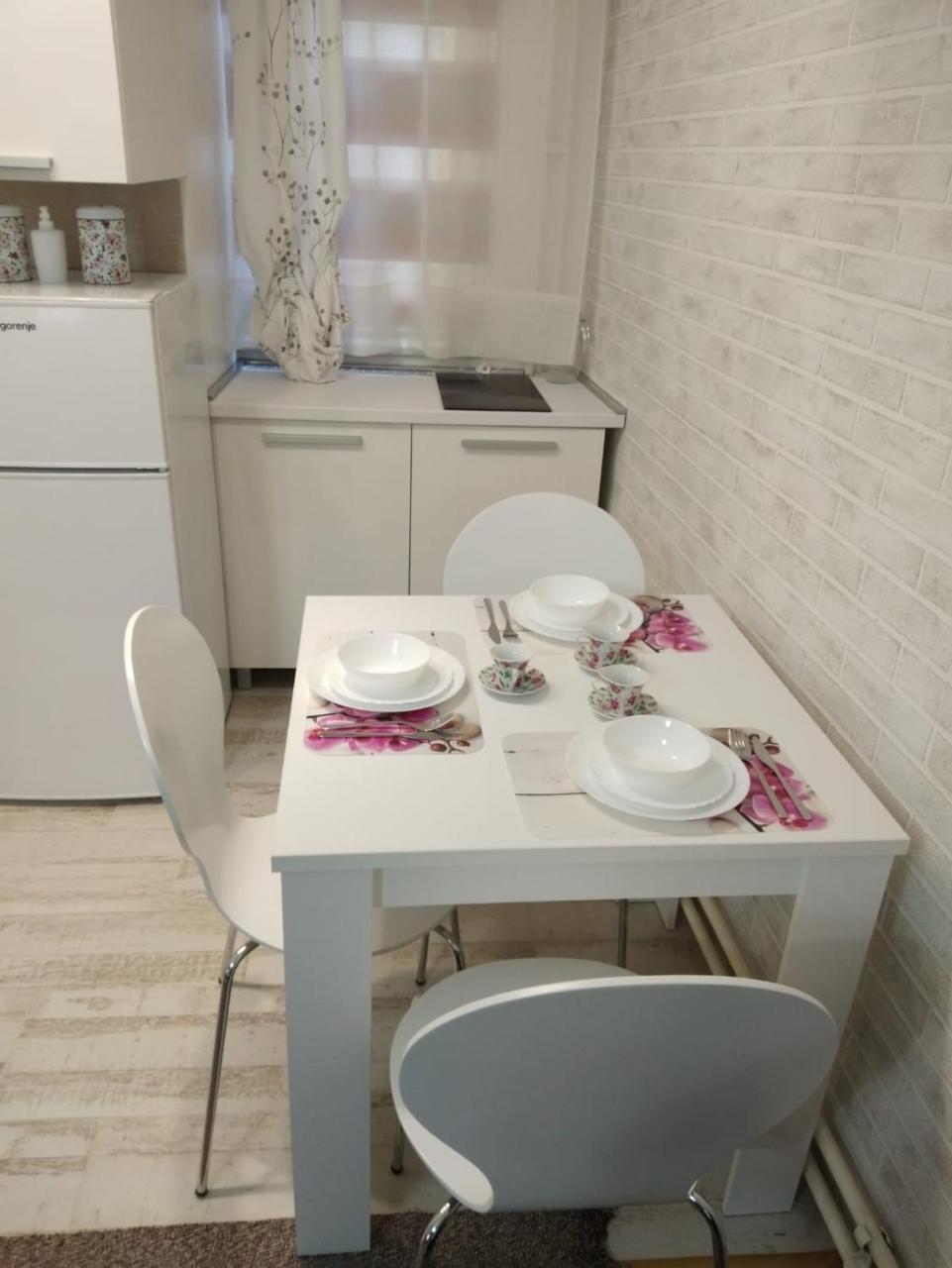 Apartman "Garden" Novi Sad Luaran gambar